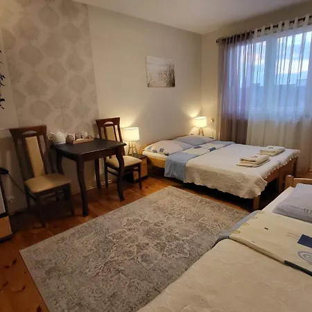 Aven'A Pokoje Goscinne Z Basenem Ujście-Darłowskie Exterior foto