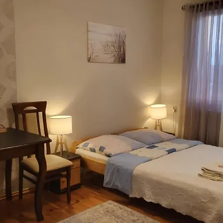 Aven'A Pokoje Goscinne Z Basenem Ujście-Darłowskie Exterior foto