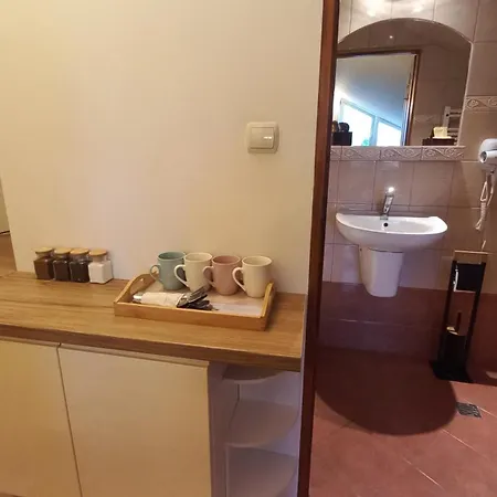 Aven'A Pokoje Goscinne Z Basenem Ujście-Darłowskie Exterior foto