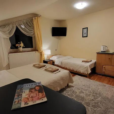Aven'A Pokoje Goscinne Z Basenem Ujście-Darłowskie Exterior foto