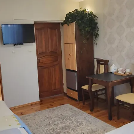 Aven'A Pokoje Goscinne Z Basenem Ujście-Darłowskie Exterior foto