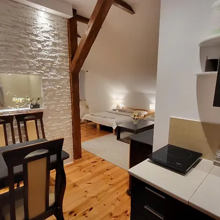 Aven'A Pokoje Goscinne Z Basenem Ujście-Darłowskie Exterior foto